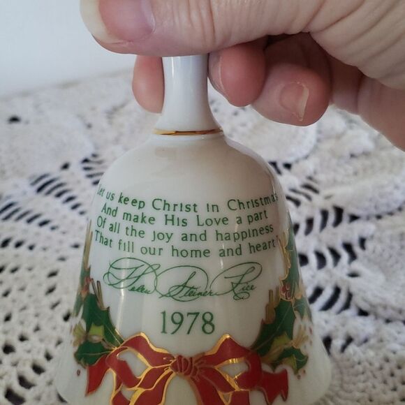 Vintage 1978 Helen Steiner Rice Porcelain Collectible Christmas Bell - Picture 5 of 6